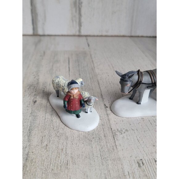 Dept 56 58190 Bringing Fleeces to the mill village accessory xmas - Picture 3 of 5